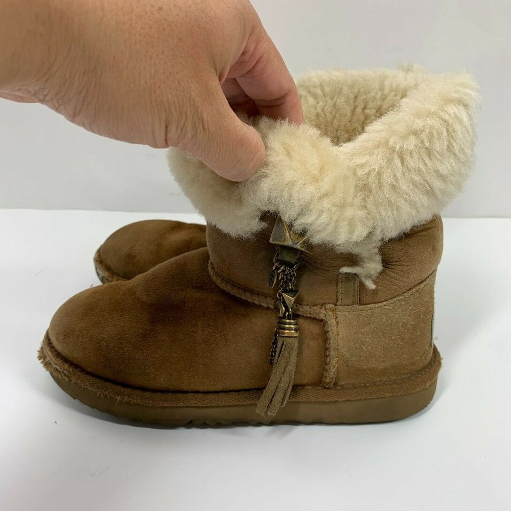 Ugg Little Girls Brown Suede Pull On Boots Shoes 2 - Picture 4 of 8